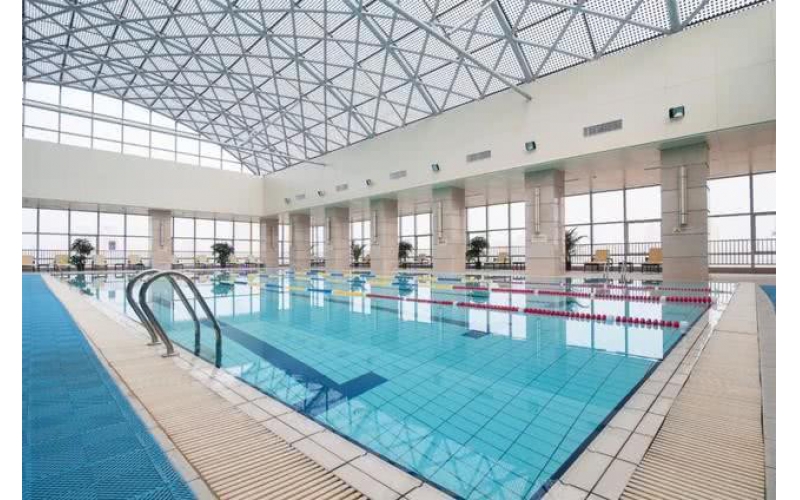 新衛(wèi)生標(biāo)準(zhǔn)實施，我國游泳池水水質(zhì)已接近國外發(fā)達(dá)國家和國際泳聯(lián)的標(biāo)準(zhǔn)